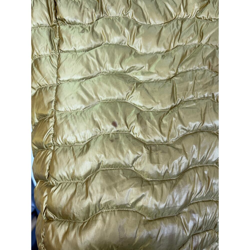 Ariat, Ideal Down, Goldish Green Puffer Vest. Size Medium. Good used condition! - Picture 5 of 10